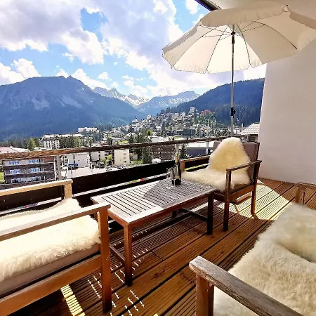 Wunderschoene Mitten In Arosa